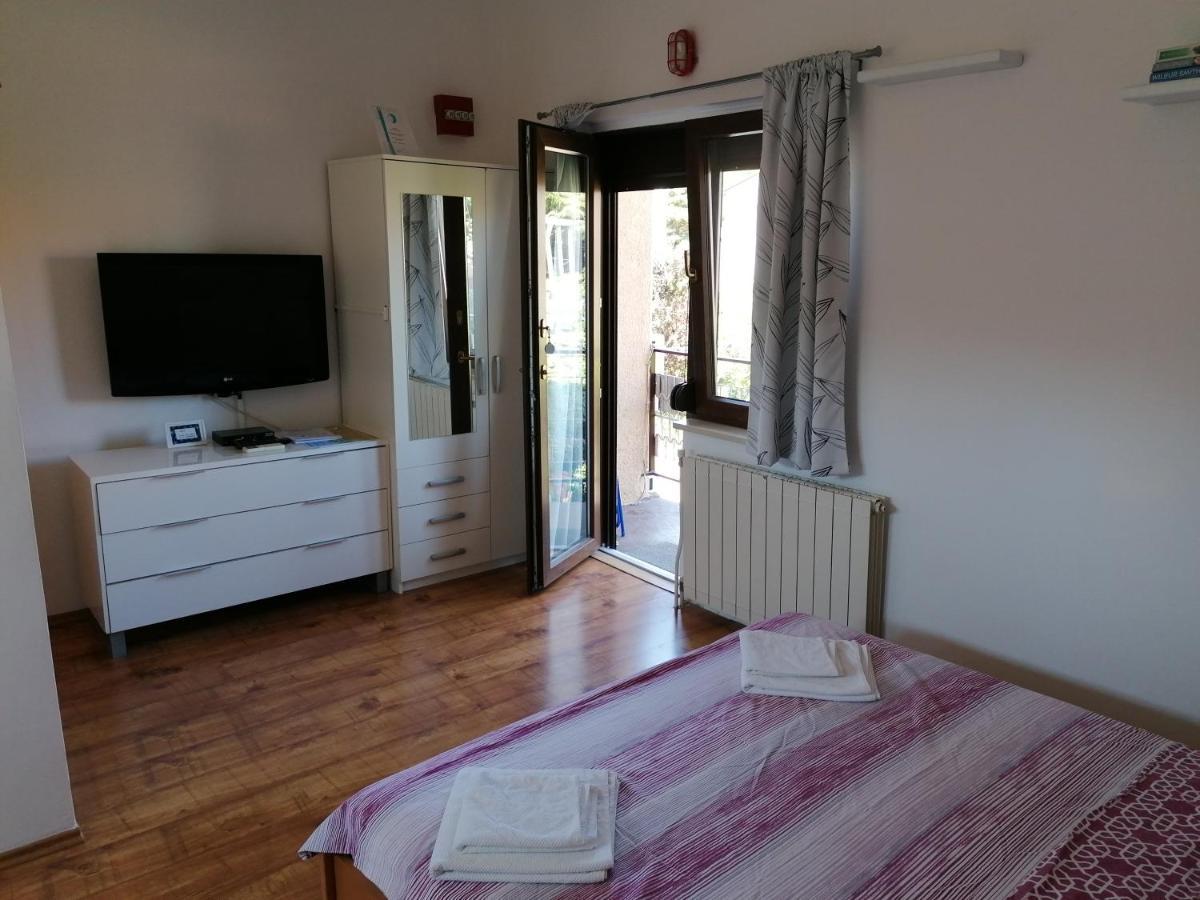 Nice Studio Near Centar+Free Parking Ровинь Экстерьер фото